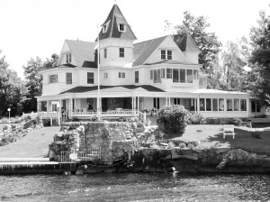 Located on Cherry Island, Casa Blanca was built by the Marx family in 1895.