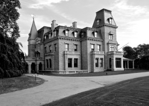 Northwest corner of Chateau-Sur-Mer