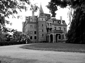 George Peabody Wetmore's new entrance on the north facade. 