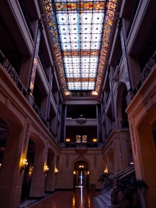 One of the most impressive ceilings from the Gilded Age/1920s. 165 bulbs give the 100-foot Venetian window a warm glow at night. 